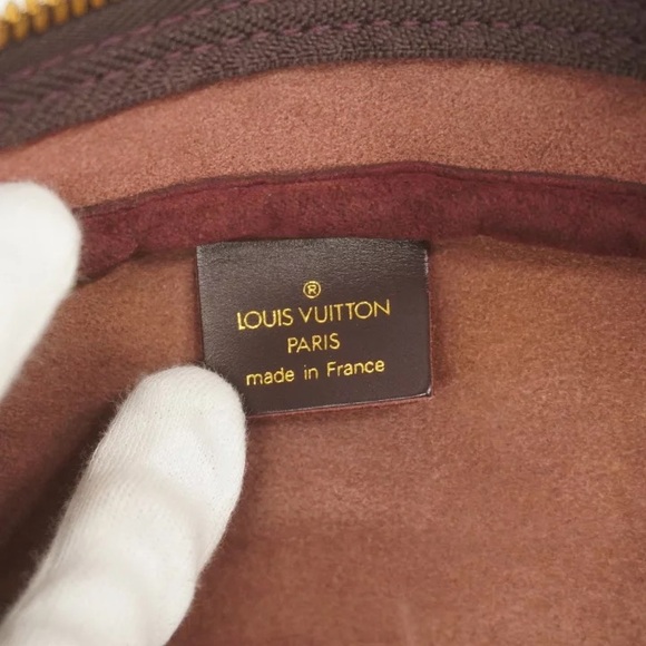 Authentic Louis Vuitton Taiga Kendall PM ACAJOU travel bag with strap - Picture 14 of 16